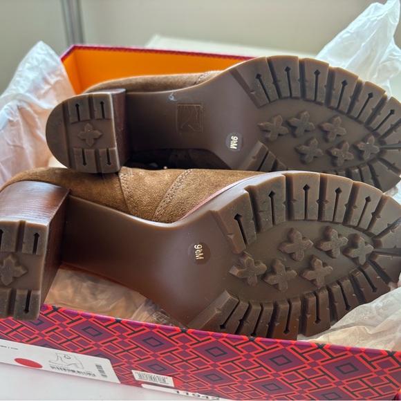 Tory Burch
Women's Sofia Logo Ring High-Heel Booties - Picture 4 of 7